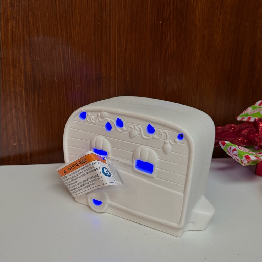 Christmas Craft white Ceramic Camper with light